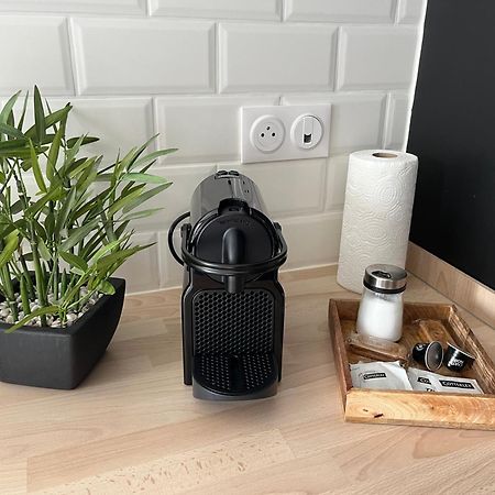 Appart-Hotel N 4 Calme Avec Terrasse, Wi-Fi Haut Debit, Petit-Dejeuner, Room-Service Et Parking Prive Chouzelot Zewnętrze zdjęcie