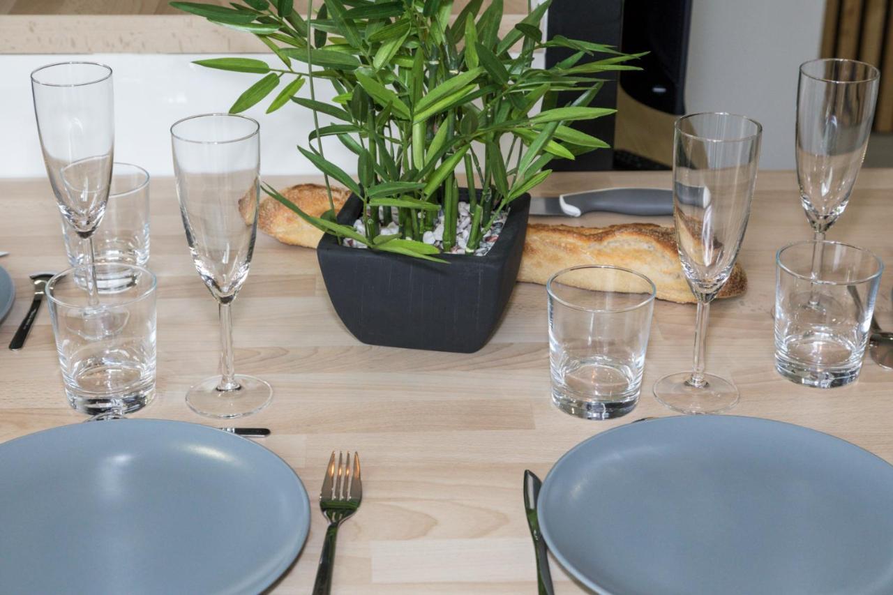 Appart-Hotel N 4 Calme Avec Terrasse, Wi-Fi Haut Debit, Petit-Dejeuner, Room-Service Et Parking Prive Chouzelot Zewnętrze zdjęcie