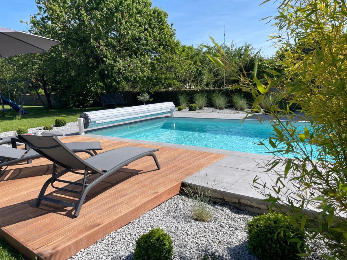 Appart-Hotel N 4 Calme Avec Terrasse, Wi-Fi Haut Debit, Petit-Dejeuner, Room-Service Et Parking Prive Chouzelot Zewnętrze zdjęcie
