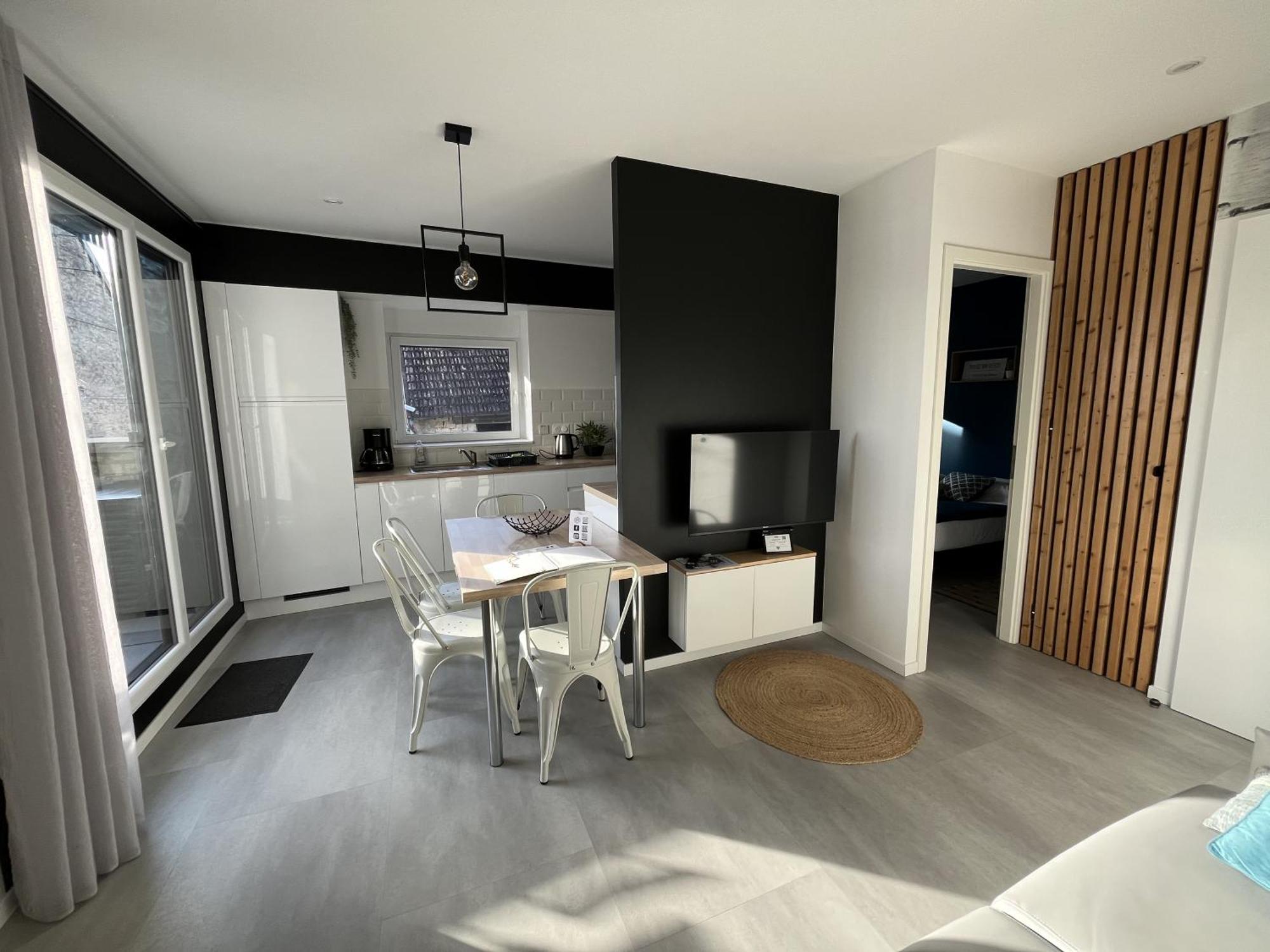 Appart-Hotel N 4 Calme Avec Terrasse, Wi-Fi Haut Debit, Petit-Dejeuner, Room-Service Et Parking Prive Chouzelot Zewnętrze zdjęcie