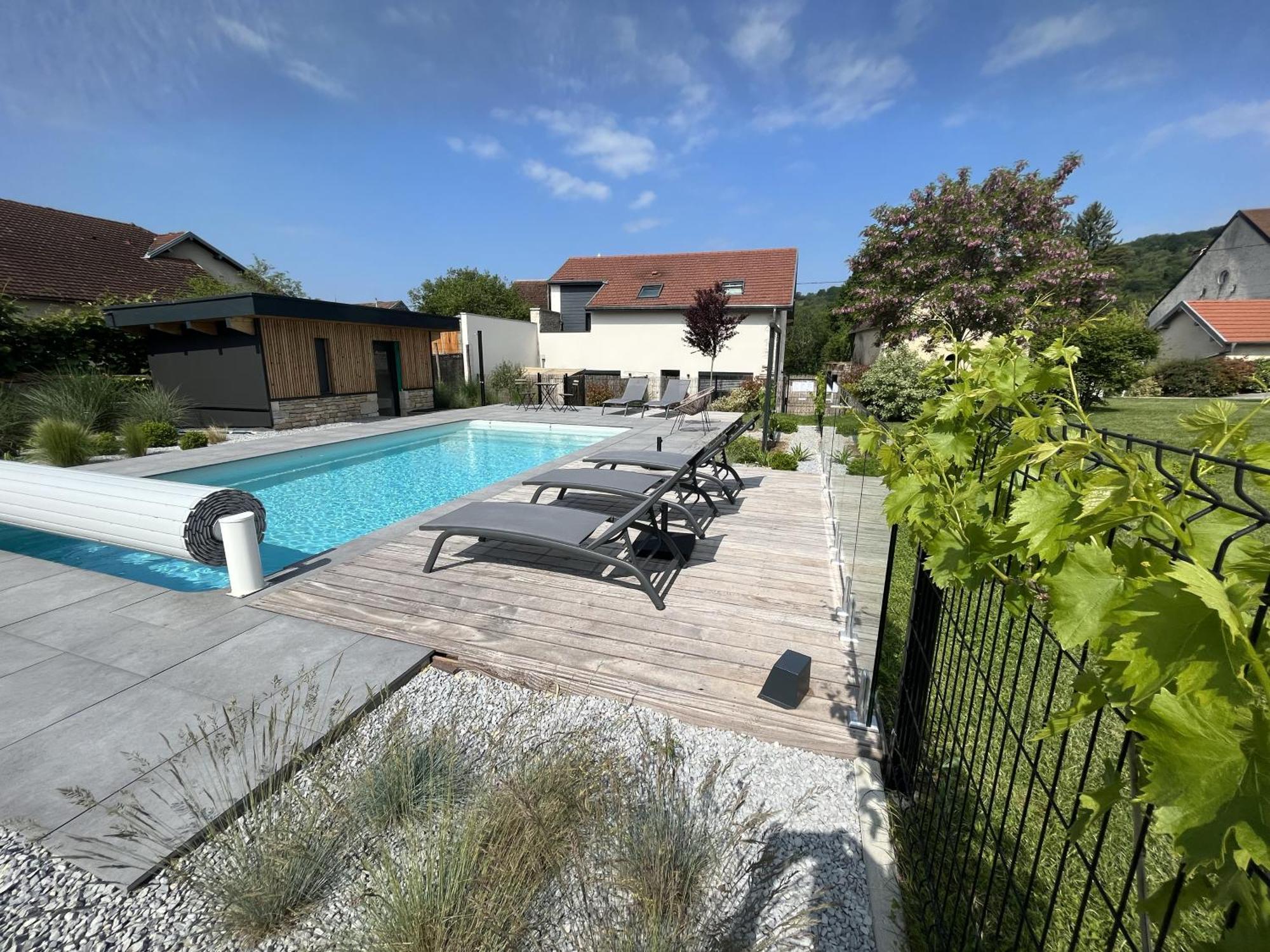 Appart-Hotel N 4 Calme Avec Terrasse, Wi-Fi Haut Debit, Petit-Dejeuner, Room-Service Et Parking Prive Chouzelot Zewnętrze zdjęcie