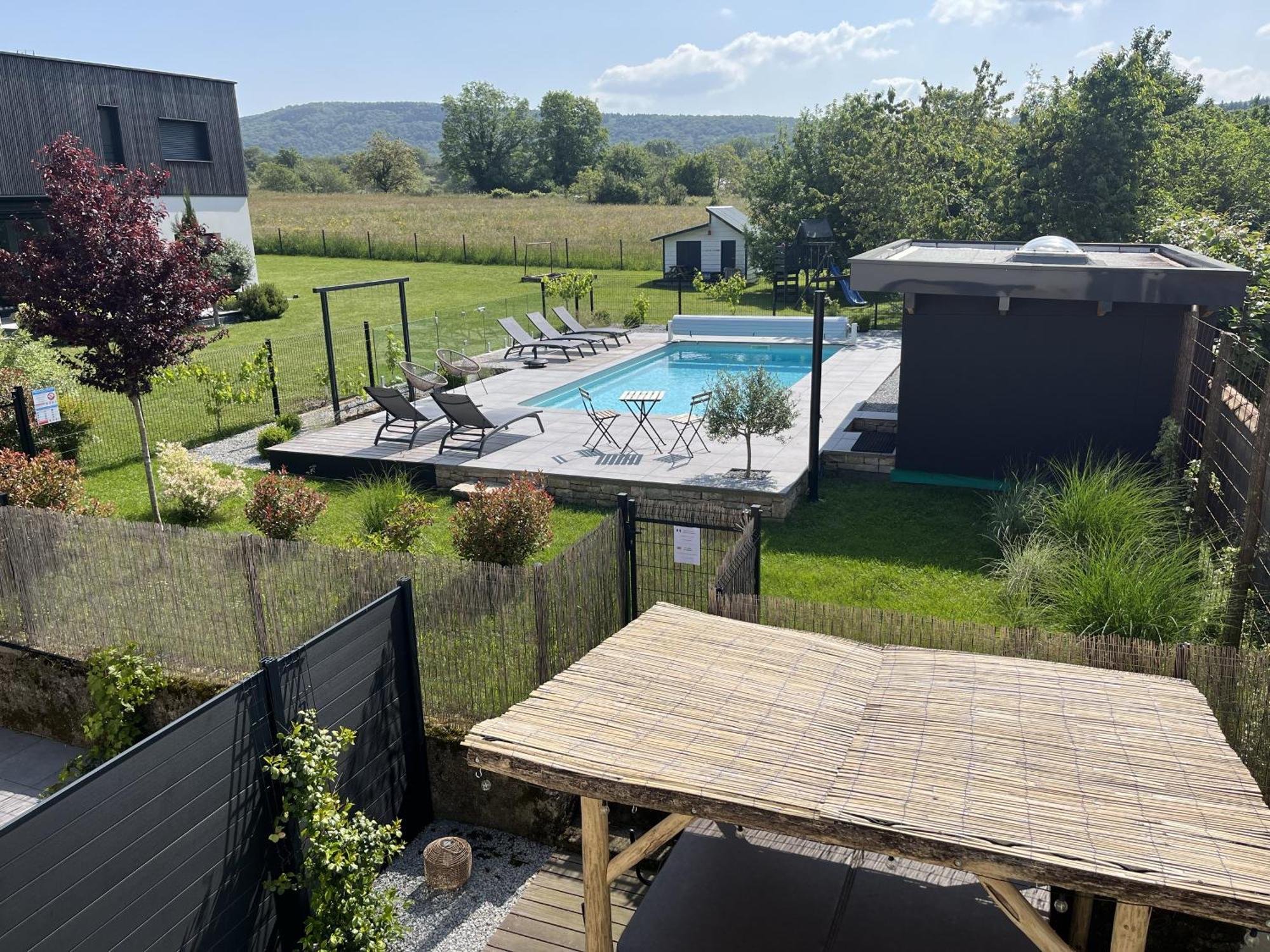 Appart-Hotel N 4 Calme Avec Terrasse, Wi-Fi Haut Debit, Petit-Dejeuner, Room-Service Et Parking Prive Chouzelot Zewnętrze zdjęcie