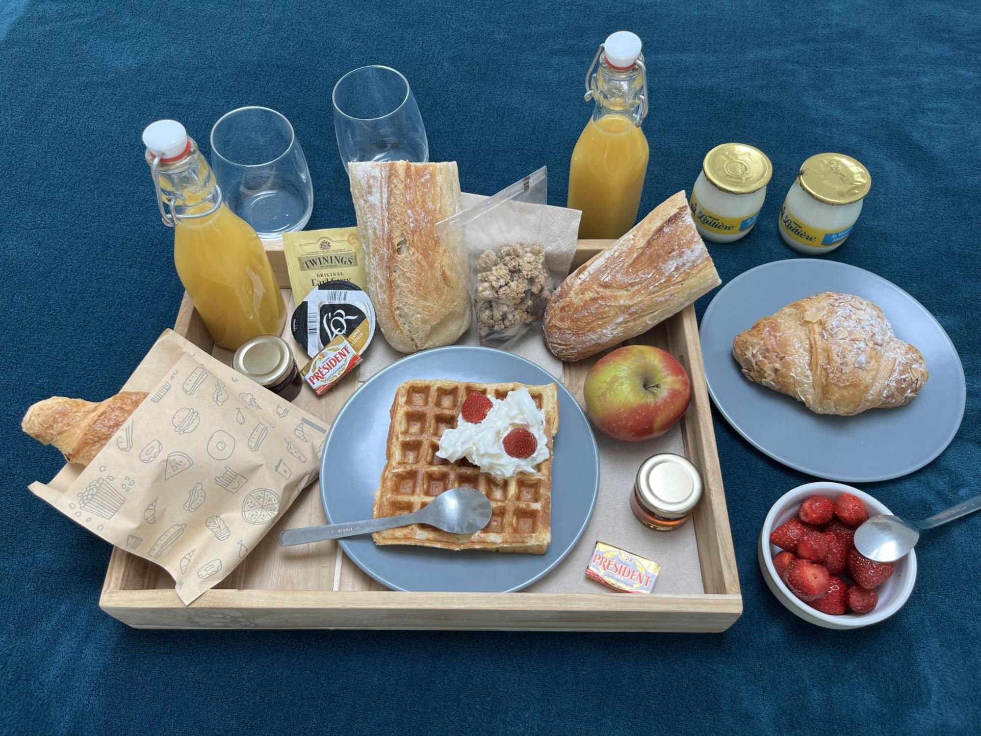 Appart-Hotel N 4 Calme Avec Terrasse, Wi-Fi Haut Debit, Petit-Dejeuner, Room-Service Et Parking Prive Chouzelot Zewnętrze zdjęcie