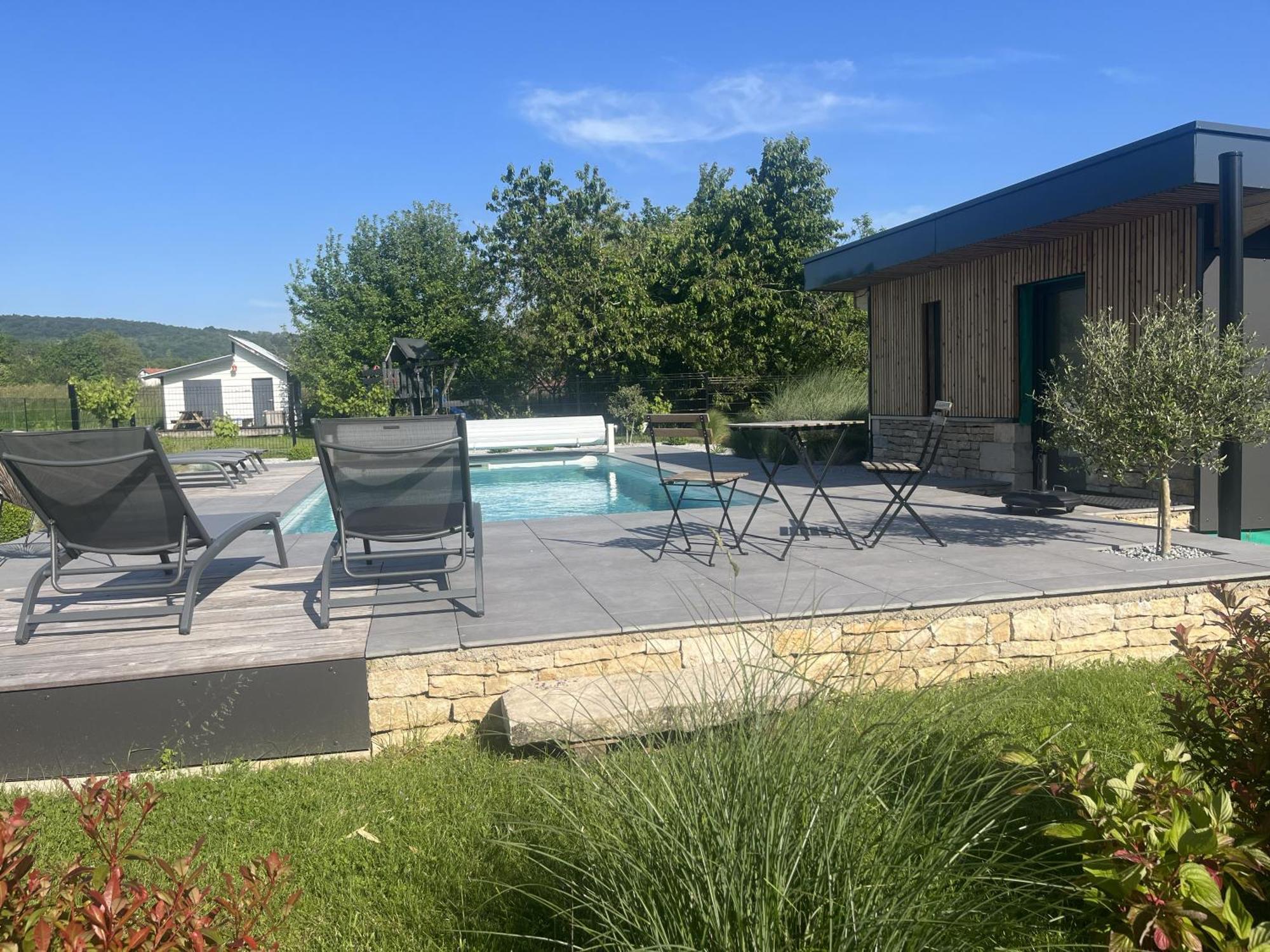 Appart-Hotel N 4 Calme Avec Terrasse, Wi-Fi Haut Debit, Petit-Dejeuner, Room-Service Et Parking Prive Chouzelot Zewnętrze zdjęcie